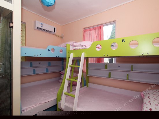 四人卡通床位房
