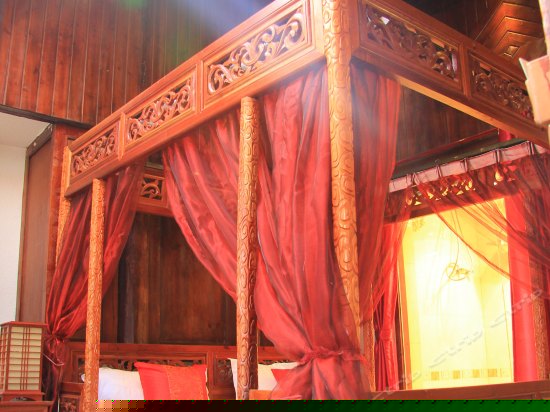 204缘定今生 龙床房