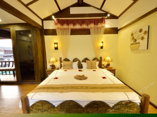 豪华浴缸大床房