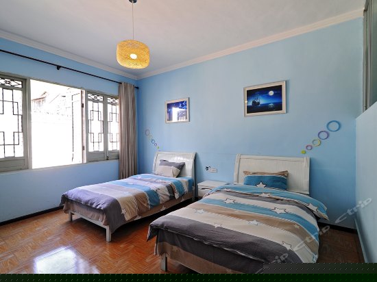 温馨山景标准间