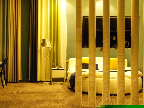 浪漫主题房(无窗)