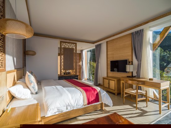 且曼270度湖景大床房