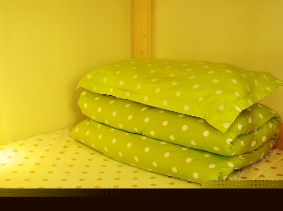 男生四人间床位