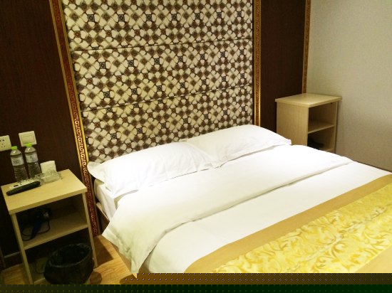 简约主题大床房