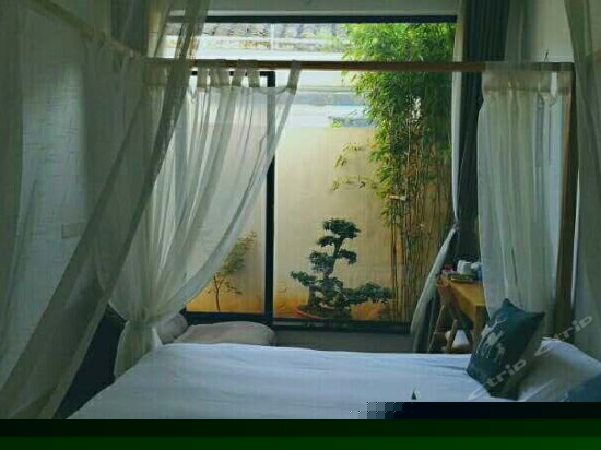 蒲林-庭院大床房