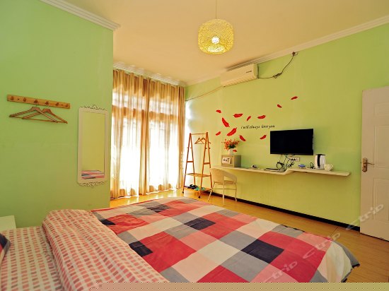 江景情侣大床房