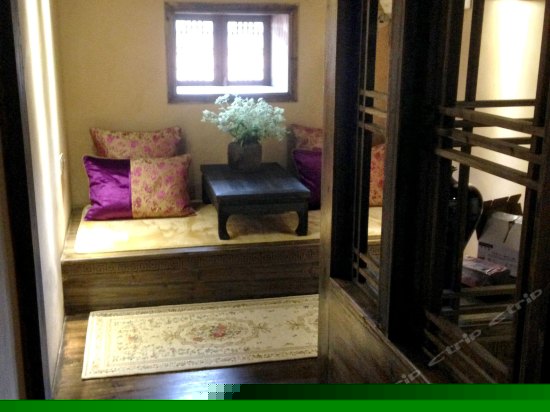 西楼复式东厢房