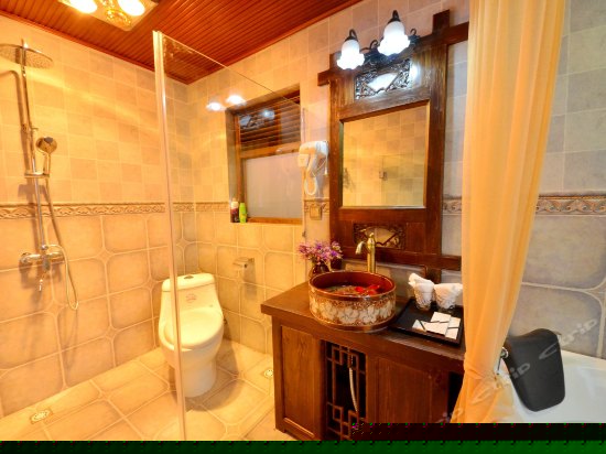 豪华浴缸大床房