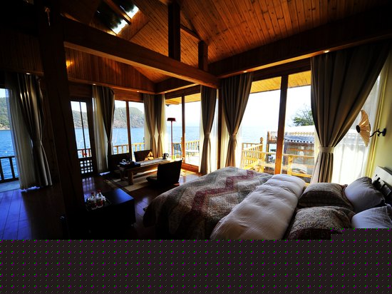 全湖景情侣蜜月房