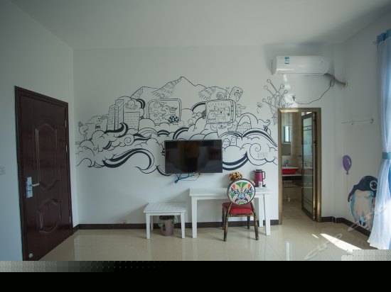 蓝色城堡彩绘双床间