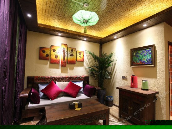 镜中花豪华套房