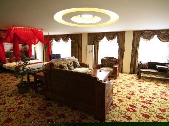 豪华套房（带棋牌室）