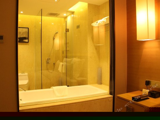 行政豪华大床房