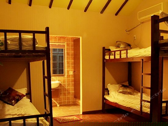 白子金花闺蜜6人间（床位房）