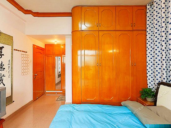 高层精装四房一厅