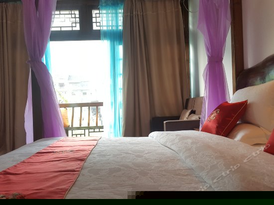凤栖花语-观景阳台超级大床房