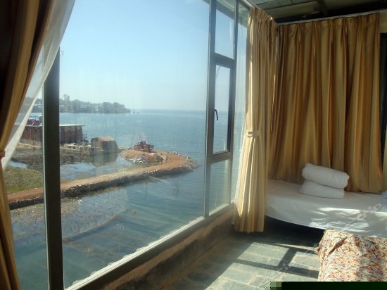 三楼家庭星空侧面海景大床间