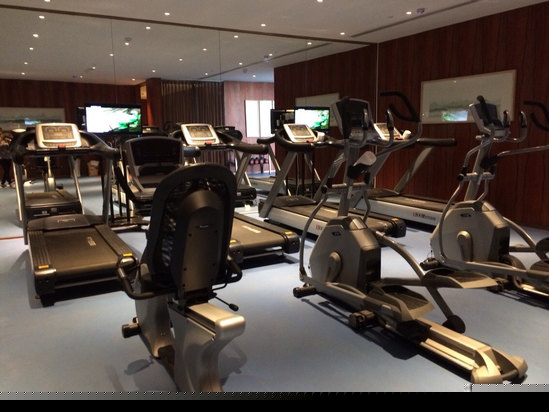 健身娱乐设施