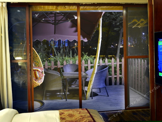 江景露台大床房