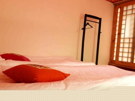 一楼复古榻榻米房