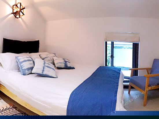 植物染山景大床房茶白