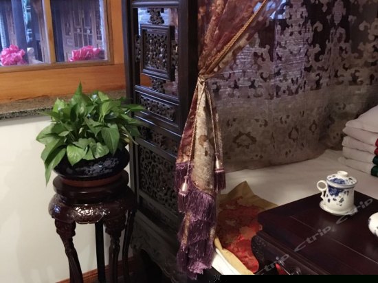 豪华龙凤架子床房