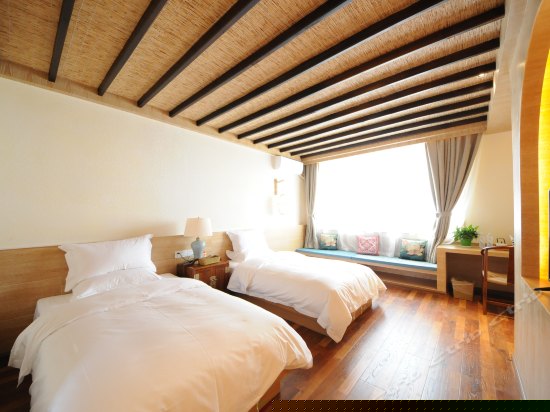 侧幽静海景双人间