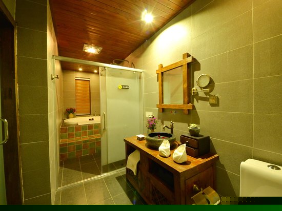 爱尚院尊享时光奢华园景大床房