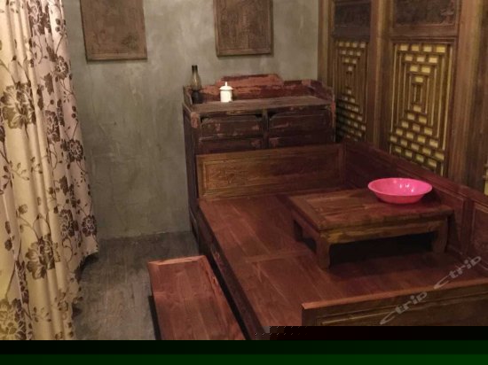 湖边豪华大床房