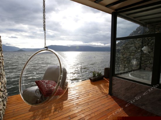 一线豪华露台海景亲水大床房