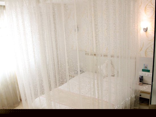 主题秋千纱缦房