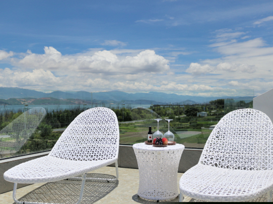 豪华海景山景超大露台大床房