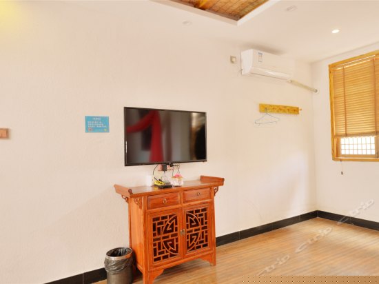 浪漫唯美圆床房