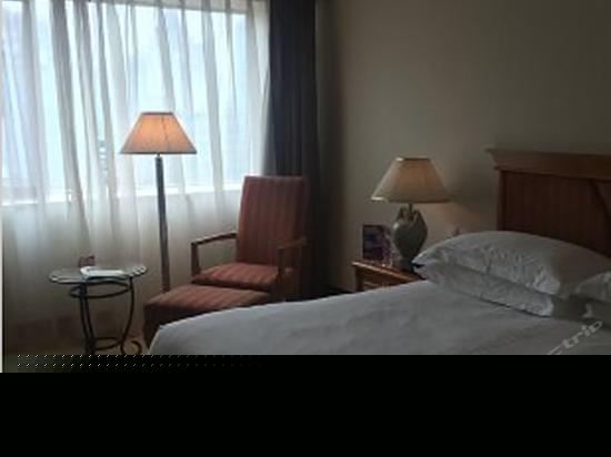 皇冠高级大床房