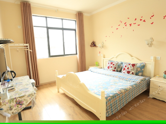 蝶恋花浪漫阳光超大床房