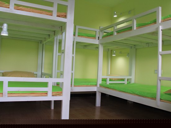 彩色6人间（床位房）