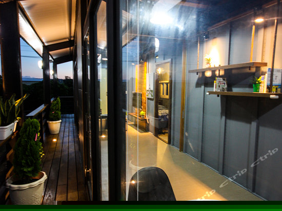 摩登工业六人房