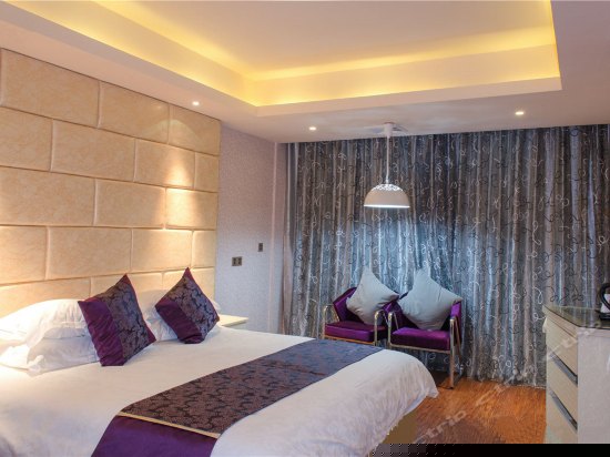 欧式温馨大床房