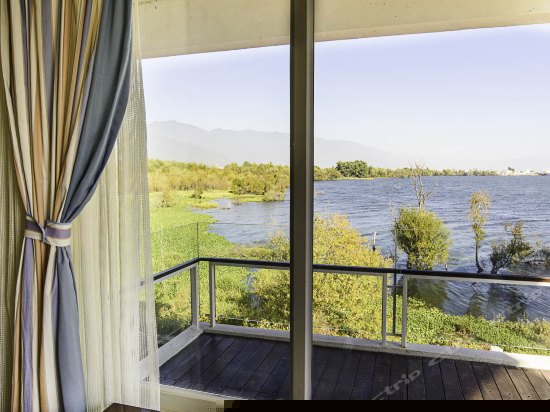 美国乡村风情海景大床房208房