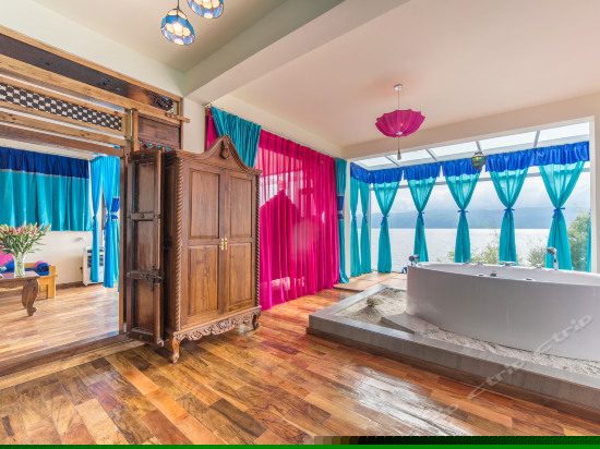 尘外360度海景蜜月超豪华房