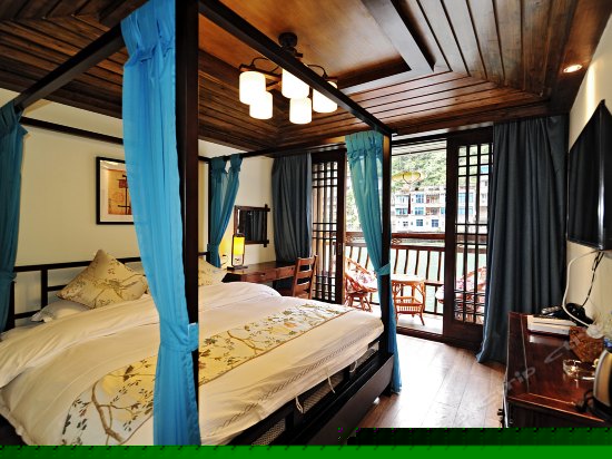 精品河景阳台大床房