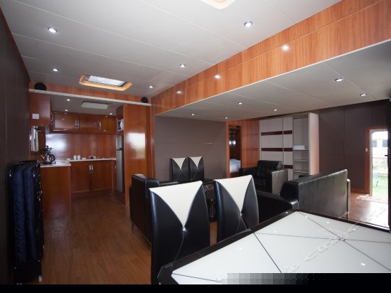 豪华贵族公寓型房车