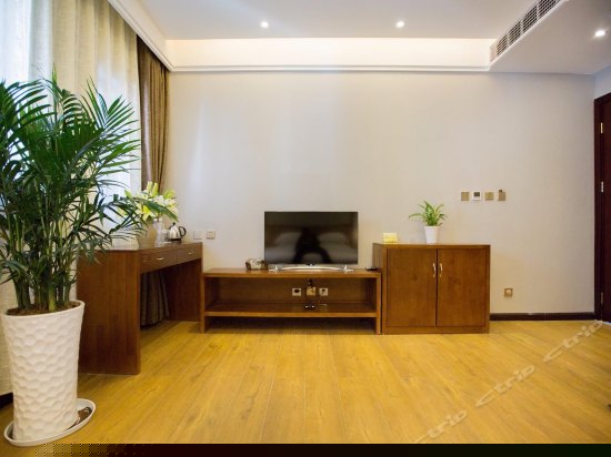 杨柳岸山景大床房