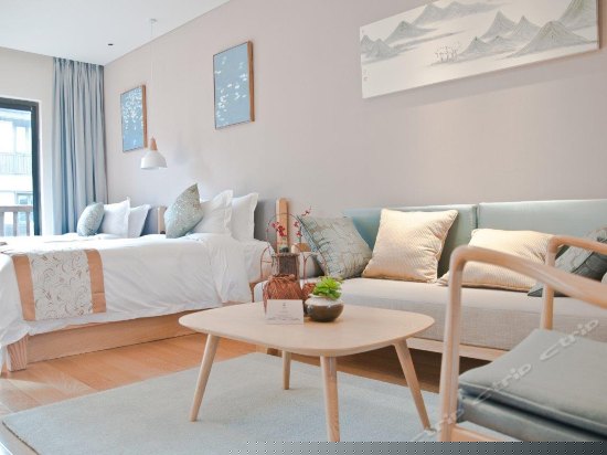 禅意村舍高级房