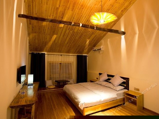 独户错层大床房