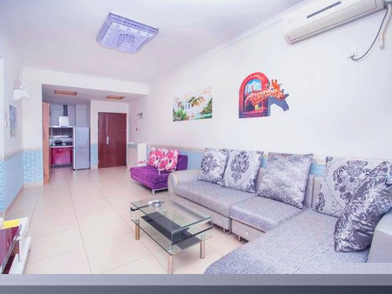 28 楼阳台海景豪华套房三卧室二卫