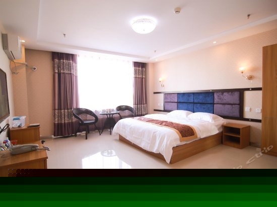 豪华大床房