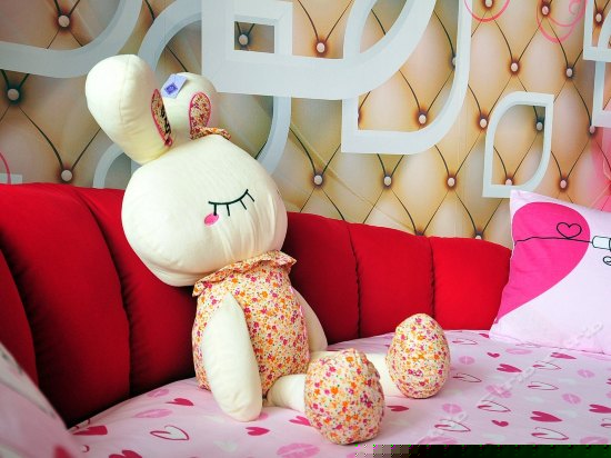 温馨蜜月圆床房