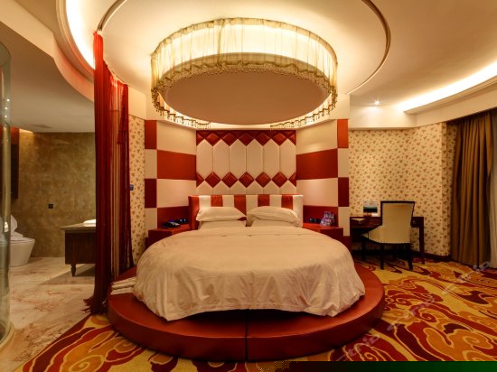 豪华主题圆床房