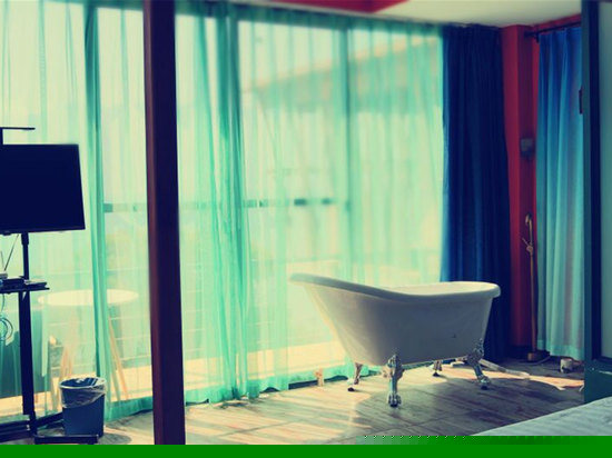 独立阳台浴缸海景房